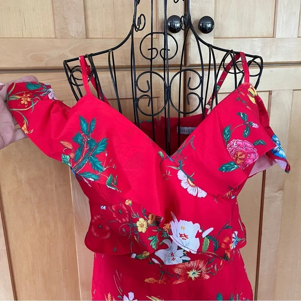 Chicways red floral cold shoulder Romper with adjustable straps size Medium - Picture 4 of 13